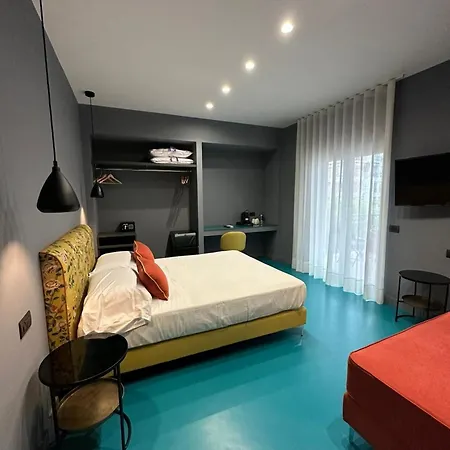 招待所 Deluxe 4*